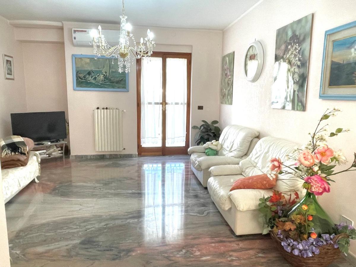 Ferienwohnung La Vie En Rose Mattinata Exterior foto