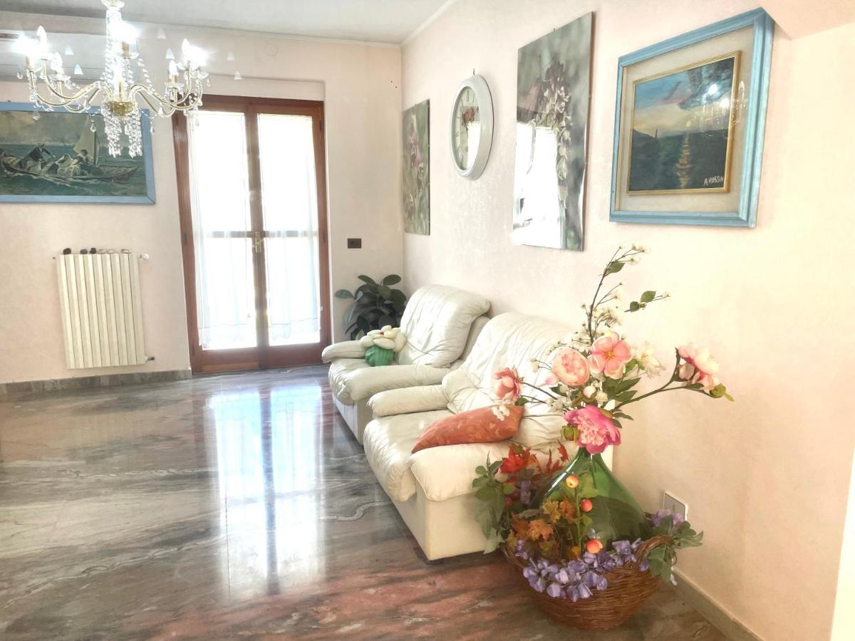 Ferienwohnung La Vie En Rose Mattinata Exterior foto