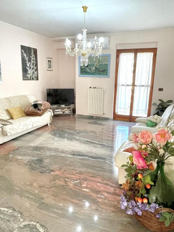 Ferienwohnung La Vie En Rose Mattinata Exterior foto